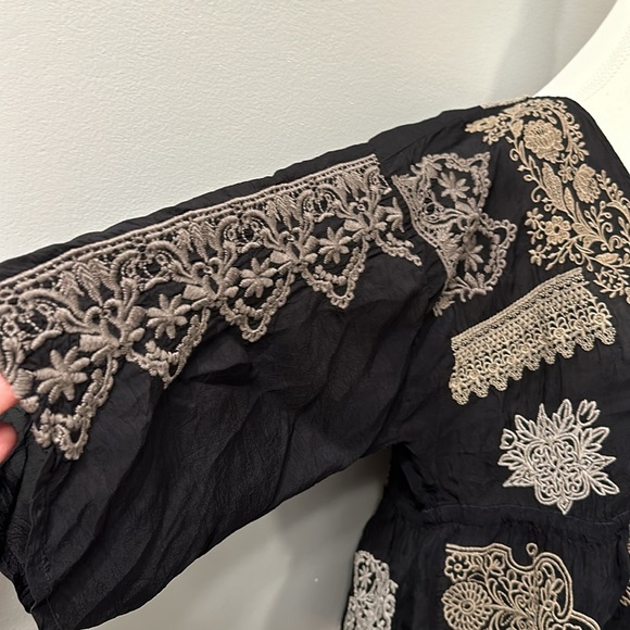 JOHNNY WAS EMBROIDERED BLOUSE NAVY BLUE GRAY SIZE XS - Picture 11 of 12